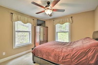 Cozy Old Forge Home w / 2 Porches Fire Pit Hot Tub