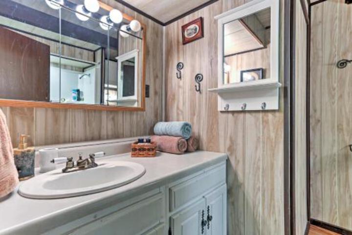 Black Hills Cabin W / Deck Near Mt. Rushmore! - thumb 4