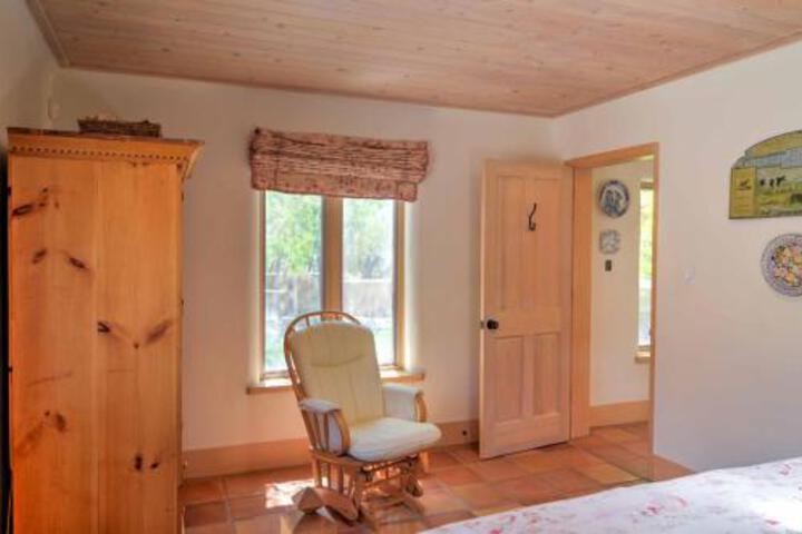 Custom Taos Home On 11 Acres W / Outdoor Fire Pit! - thumb 5