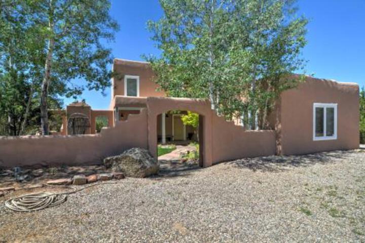 Custom Taos Home On 11 Acres W / Outdoor Fire Pit! - thumb 4