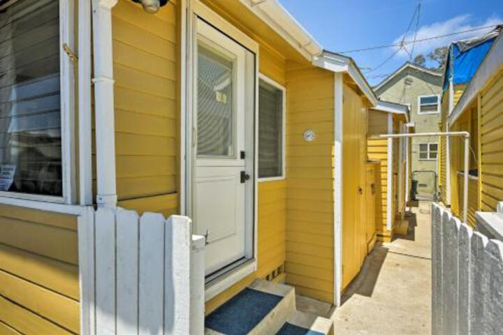 NEW! Avalon Cottage Walk To Town Center! - thumb 3