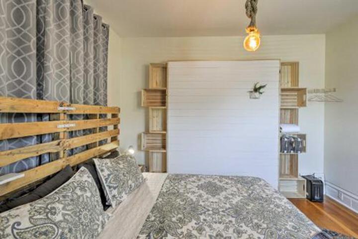 Collectic Farmhouse Suite! In Sturgeon Bay! - thumb 0