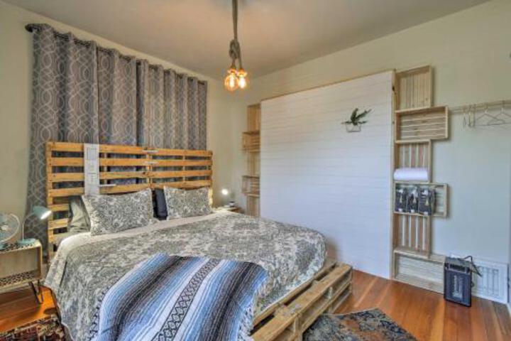 Collectic Farmhouse Suite! In Sturgeon Bay! - thumb 1