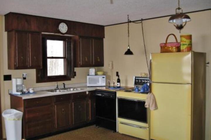 2BR Longville Cabin W / Pristine Lake Views! - thumb 5
