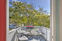 Carpinteria Apt w / Patio 10 Min Walk to the Beach