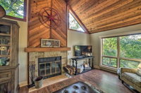 Updated Wintergreen Resort Home w / Mountain Views