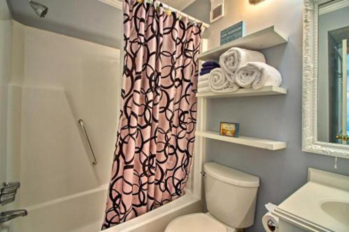 Clean Tybee Island Condo 100 Yards From Beach! - thumb 6