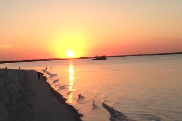 Clean Tybee Island Condo 100 Yards From Beach! - thumb 2