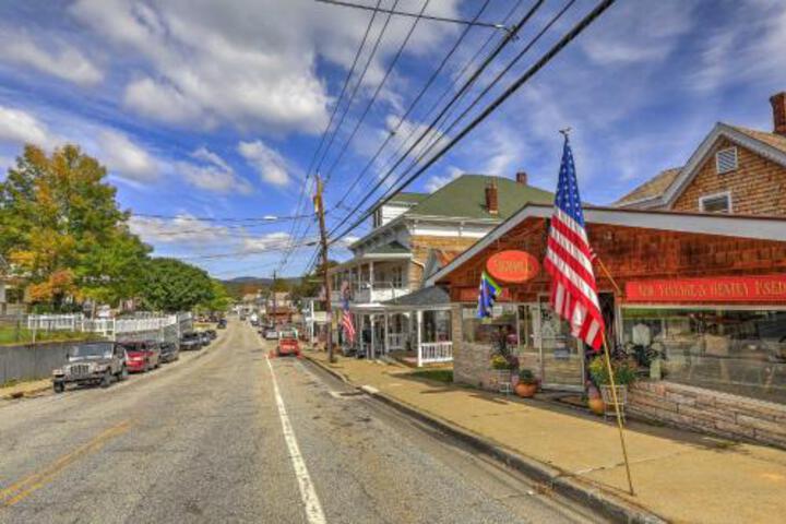 2BR + Loft North Creek Cottage In The Adirondacks! - thumb 3