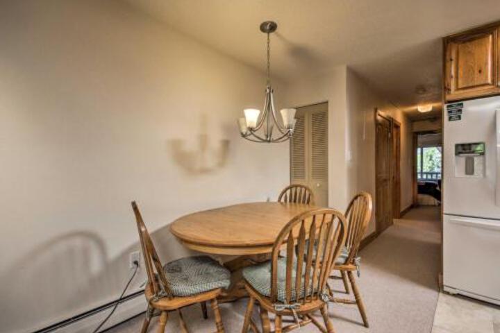 Aspen Condo W / Balcony & Fireplace Mins To Slopes! - thumb 1