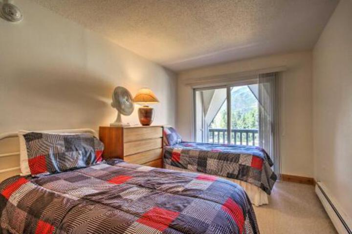 Aspen Condo W / Balcony & Fireplace Mins To Slopes! - thumb 0