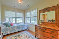 Jujus Place Warsaw Home w / Outdoor Space  Porch