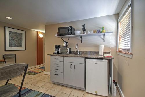 Harpers Ferry Apt. W / Pool Hot Tub & Tiki Bar! - thumb 0