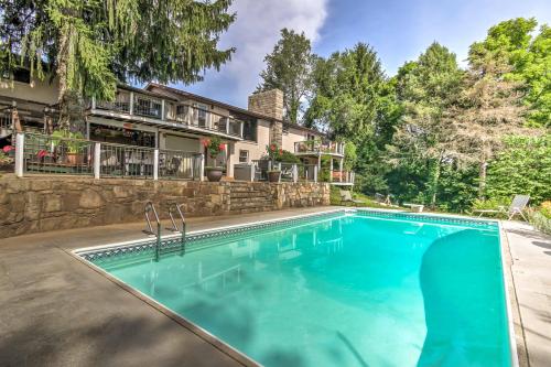 Harpers Ferry Apt. W / Pool Hot Tub & Tiki Bar! - thumb 6