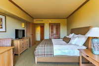 Modern Cle Elum Condo w / Mtn Views  Hot Tub Access