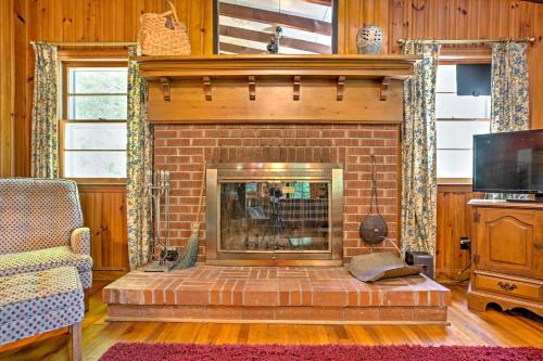 The Red Loft Candler Cottage 18 Mi To Asheville! - thumb 2