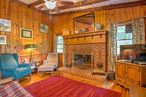 The Red Loft Candler Cottage 18 Mi To Asheville! - thumb 1