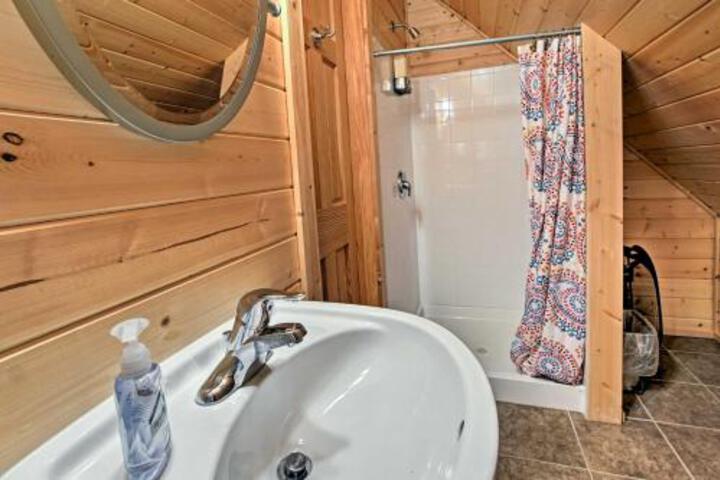 Lakefront Columbia Cabin W / Dock & Peaceful Views! - thumb 3