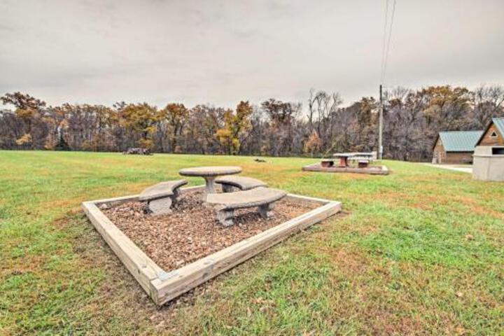 Lakefront Columbia Cabin W / Dock & Peaceful Views! - thumb 6