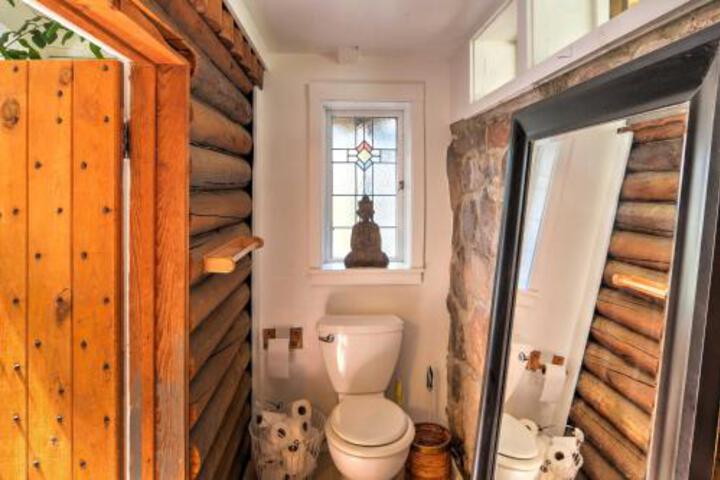 Private & Charming Santa Fe Studio Cabin W / Patio! - thumb 2