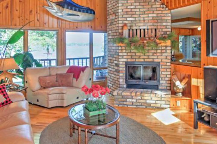 Waterfront Crosslake House W / Private Dock & Beach - thumb 5