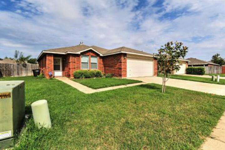 Fort Worth Home Near Downtown & Convention Center - thumb 2