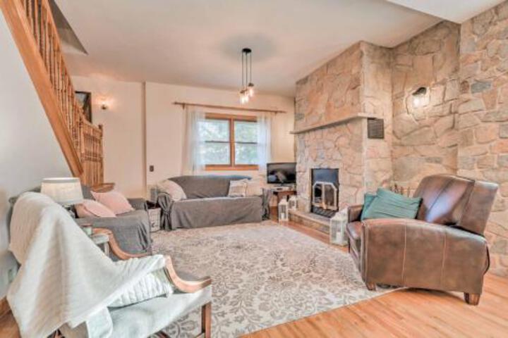 Quiet Long Pond Home On 1 Acre W / Deck & Patio! - thumb 5