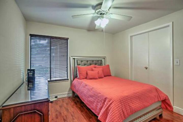 Spacious North Miami Beach House W / Pool & Gazebo! - thumb 4