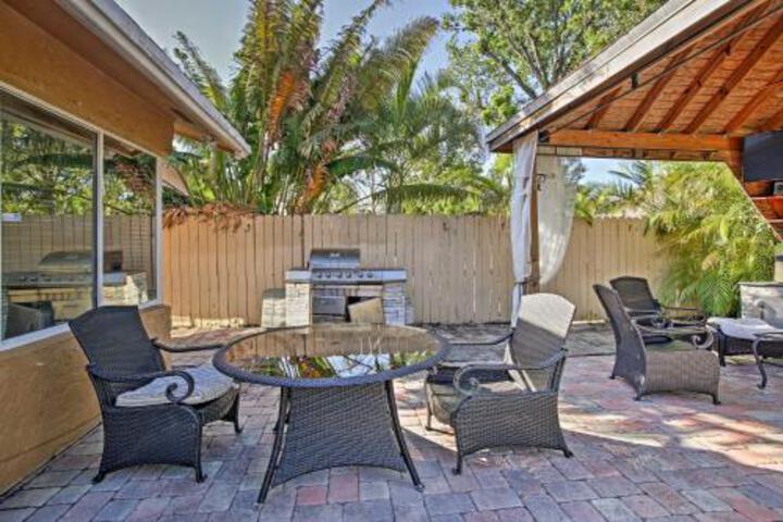 Spacious North Miami Beach House W / Pool & Gazebo! - thumb 5