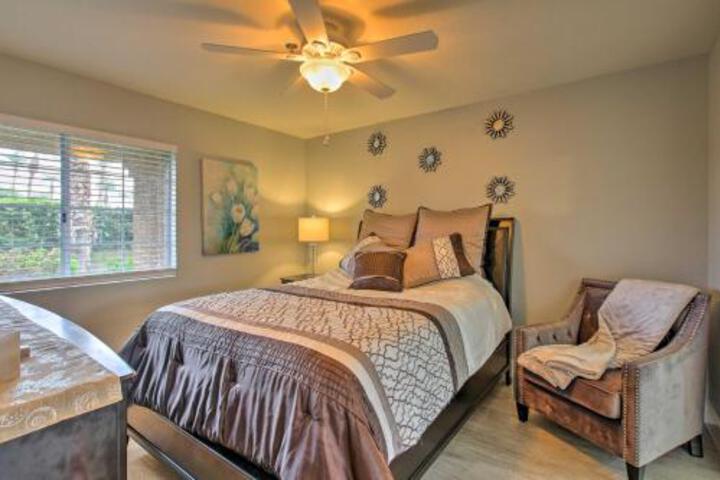 Modern Palm Springs Condo W / Pool & Hot Tub Access! - thumb 4