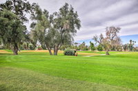 Modern Palm Springs Condo w / Pool  Hot Tub Access
