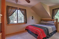 Duck Creek Village Cabin w / Deck  Fire Pit