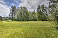 Peaceful Hoodsport Home w / Lake Access  Forest Views