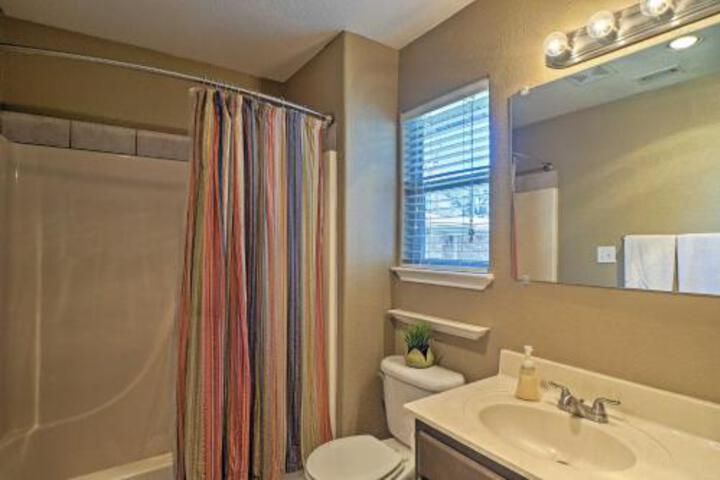 Waterfront Kingsland Home W / Fire Pit & Lake Access - thumb 1