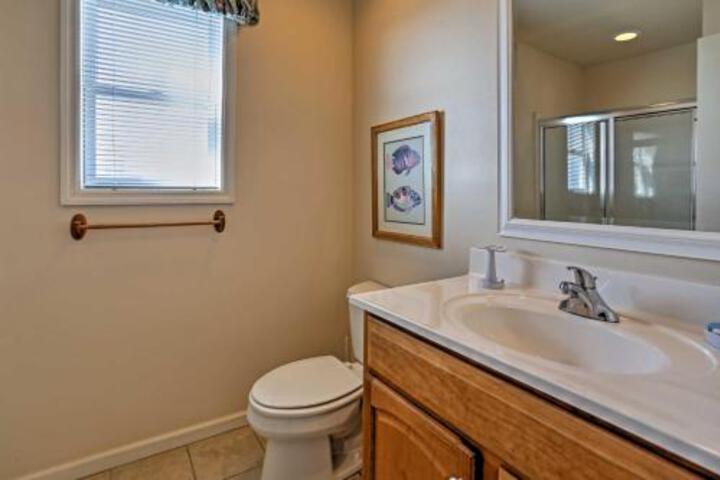 Sunset Beach Home W / Deck & Views Steps To Beach! - thumb 6