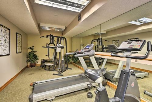 Greenwood Village Studio With Gym Access In DTC! - thumb 2