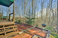 Superb Bryson City Studio Cabin w / Hot Tub  Patio
