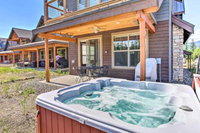 Cle Elum Home w / Hot Tub Walk to Golf  Hiking