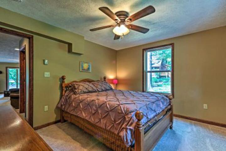 3 Story Lake Harmony Resort Chalet Fire Pit & Deck - thumb 0