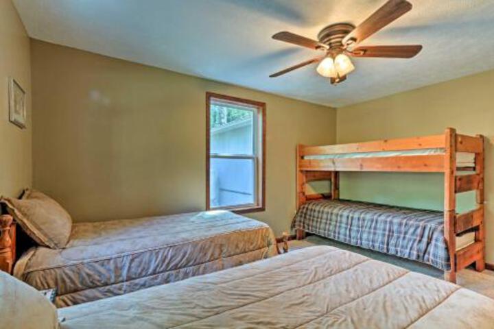 3 Story Lake Harmony Resort Chalet Fire Pit & Deck - thumb 2