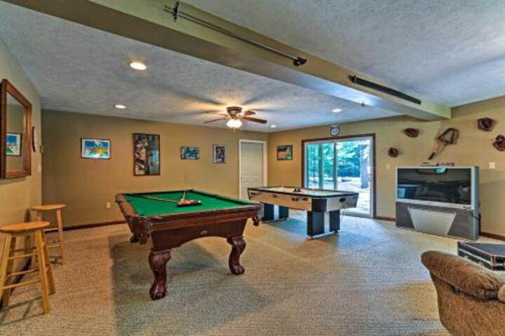 3 Story Lake Harmony Resort Chalet Fire Pit & Deck - thumb 6