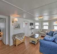 Peaceful Cottage with Grill Steps to Matunuck Beach - USA Accommodation