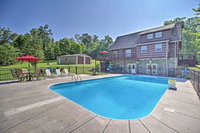 Family Cabin with Seasonal Pool on Cherokee Lake