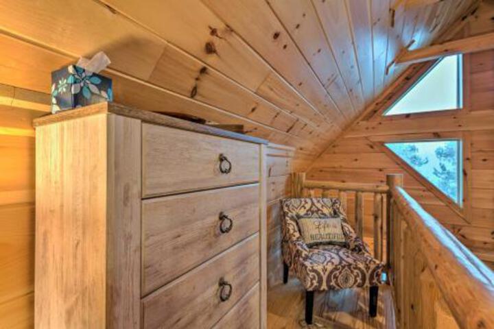 Cozy Log Cabin 1.8 Miles To Downtown Evergreen! - thumb 2