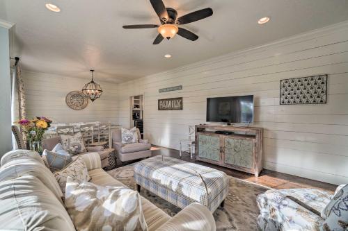 Casual Yet Elegant Spacious NW Oklahoma City Home - thumb 3