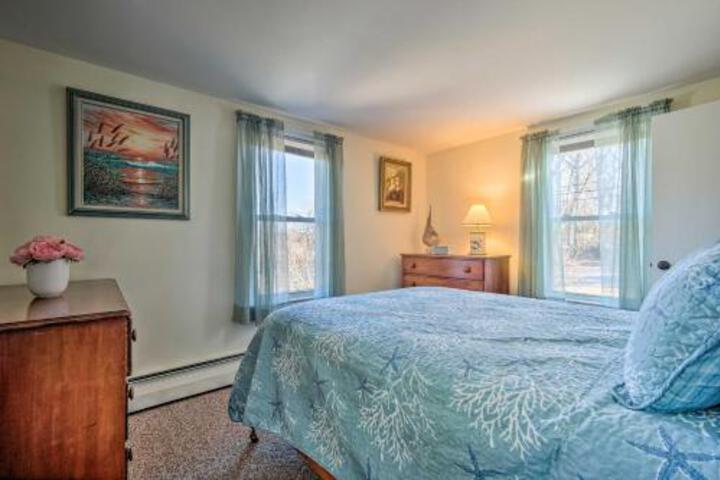 Eastham Home W / Outdoor Shower 10 Mins To Beach! - thumb 1