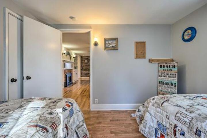 Eastham Home W / Outdoor Shower 10 Mins To Beach! - thumb 0