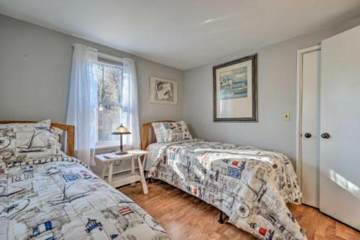 Eastham Home W / Outdoor Shower 10 Mins To Beach! - thumb 2