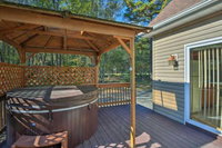 Pocono Mtns House w / Private Hot Tub  Amenities