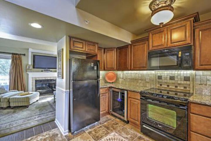 Pristine Norwich Inn & Spa Villa Near Casinos - thumb 1